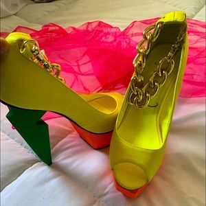 Stylish Multicolored heels